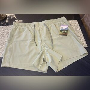 NWT Swiss Alps Ladies Sage Green Dalia Casual Short Women's Size XL Outdoor